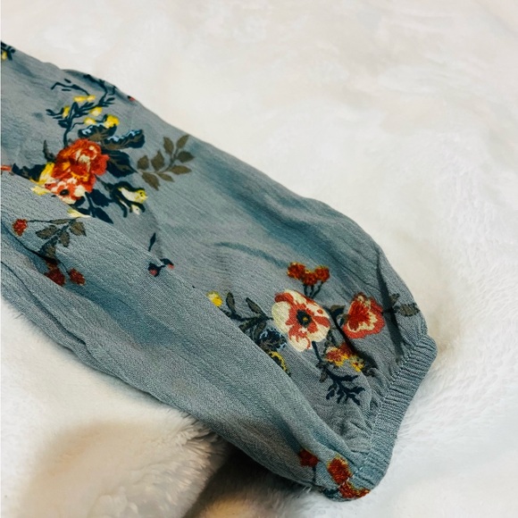 Floral Blue Girl’s Peasant Top - Picture 5 of 7